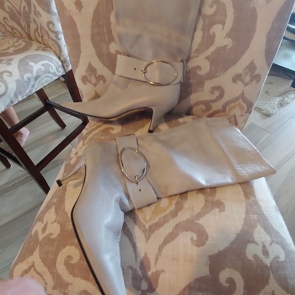 Italian Leather Boots with Buckle with Pointed Toe - Picture 4 of 4